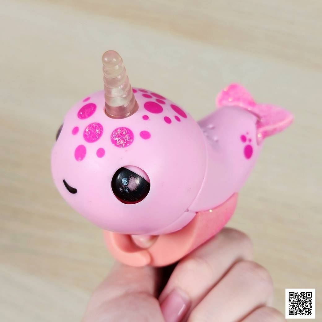 [F44]  Fingerlings Baby Narwhal