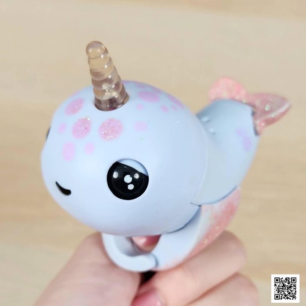 [F45]  Fingerlings Baby Narwhal