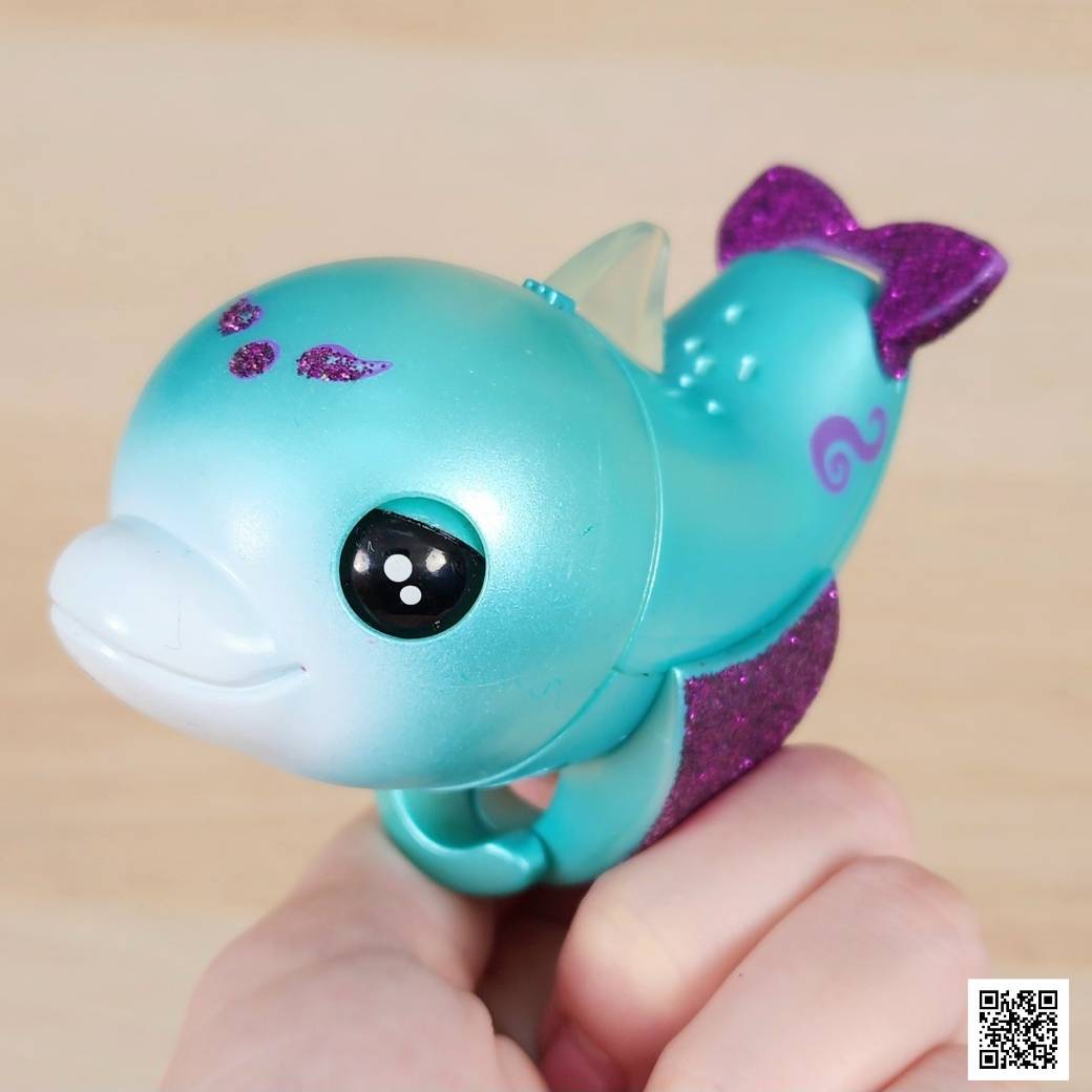 [F47]  Fingerlings Baby Dolphin