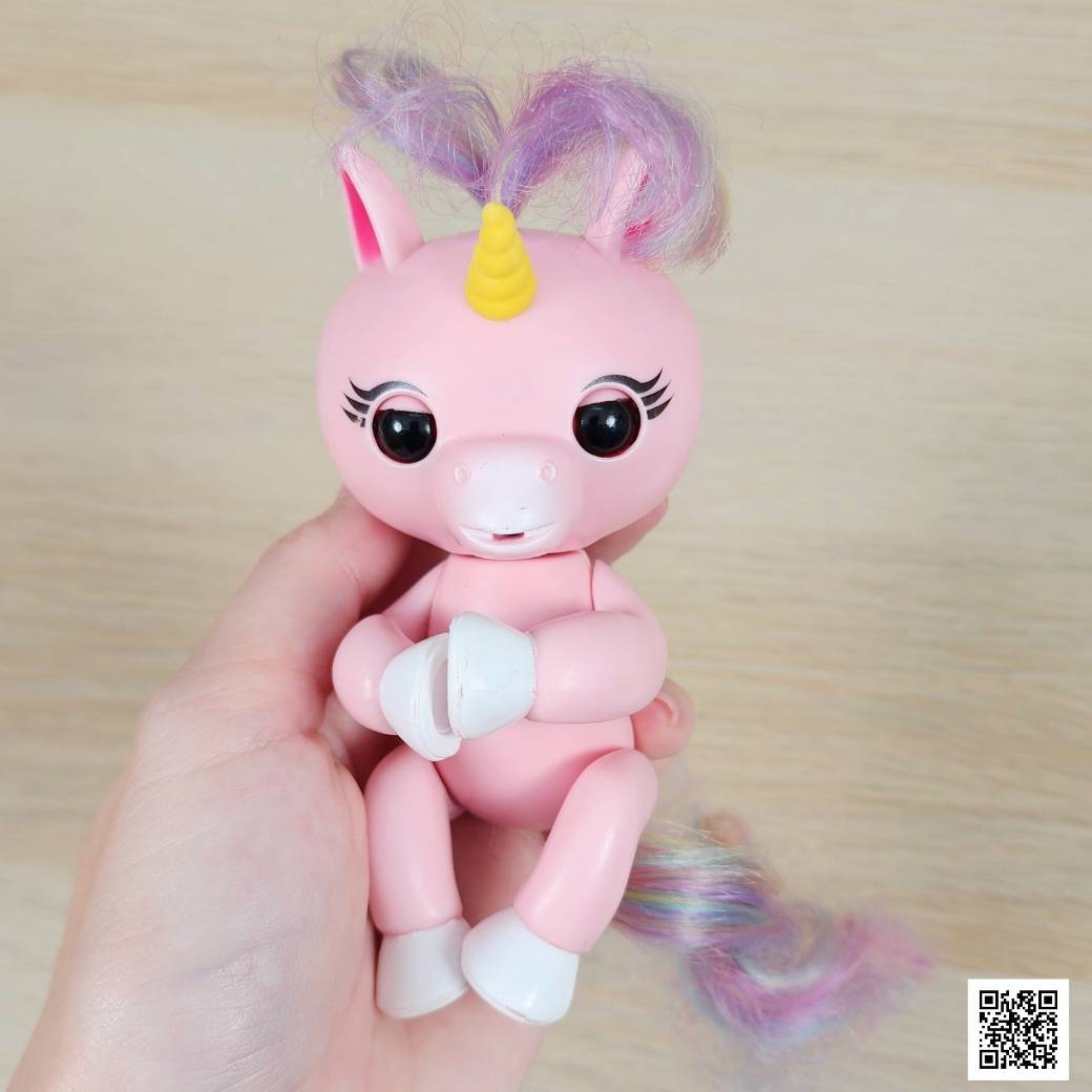 [Q44]  Fingerlings Baby Unicorn